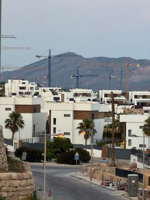 Sun, construction, and rainy padel in coastal Finestrat