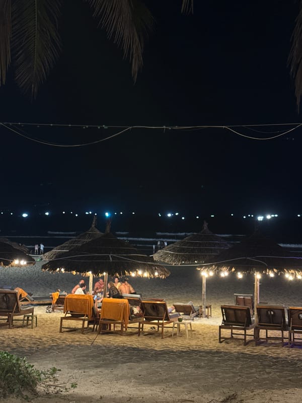 Beach volleyball and resort scenes documented in Đà Nẵng