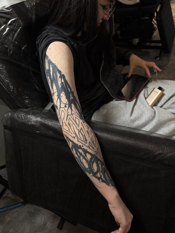 Moscow residents document afternoon activities across tattoo studios, billiards halls