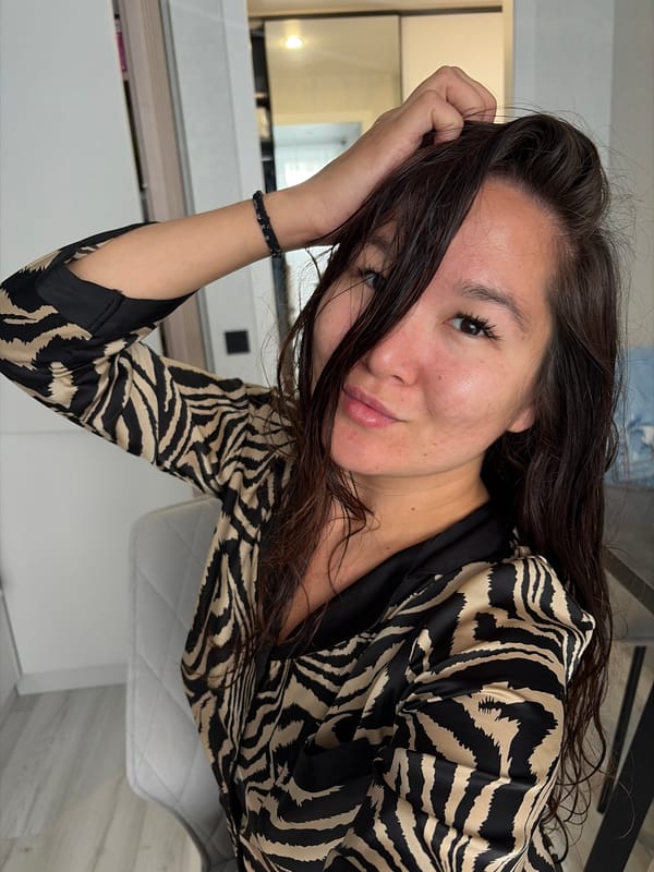 Quiet morning routine: coffee, breakfast, and selfies at home
