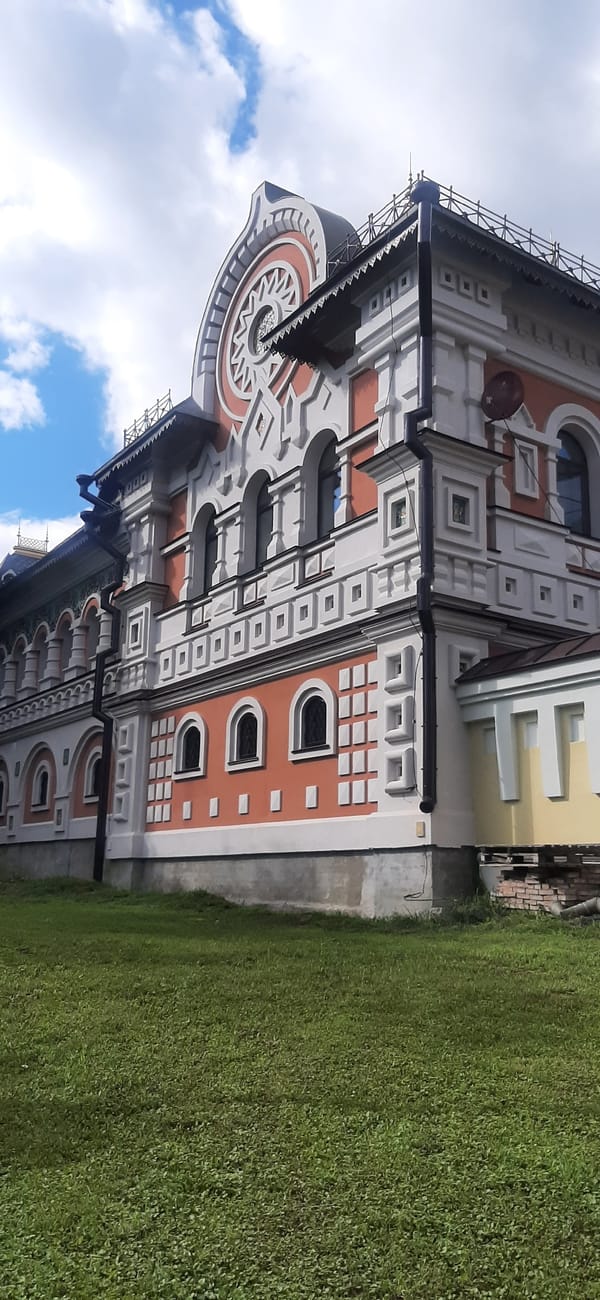 Exploring Moscow's churches, monastery grounds, and park scenery