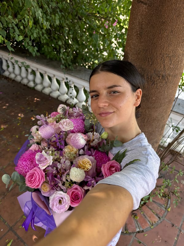 Big floral bouquet moment on a Mũi Né patio