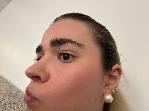 Individual spotted in Milan building lounge area Tuesday afternoon