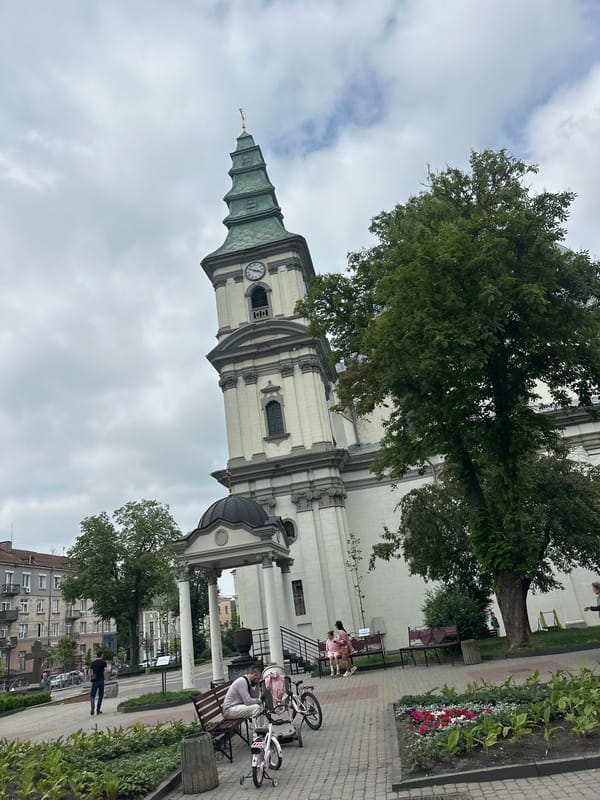 Six-minute walking tour captures daily life in downtown Ternopil