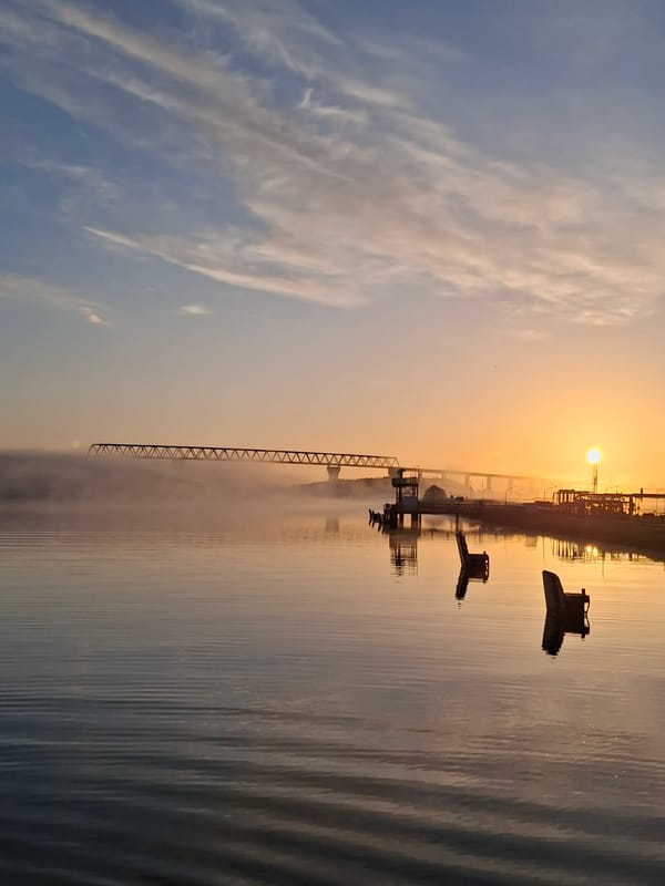 Dawn maritime activity documented along Kiel Canal in Brunsbüttel