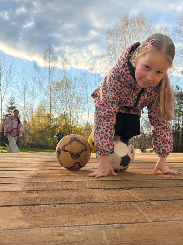 Spring afternoon family time documented in Markovo, Russia