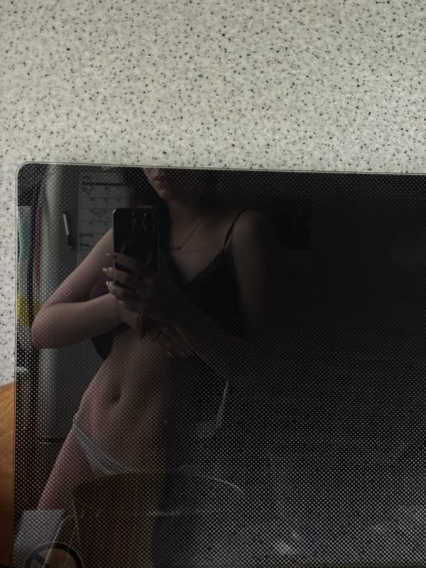 Morning selfie and fruit arrangement captured in Saint Petersburg apartment
