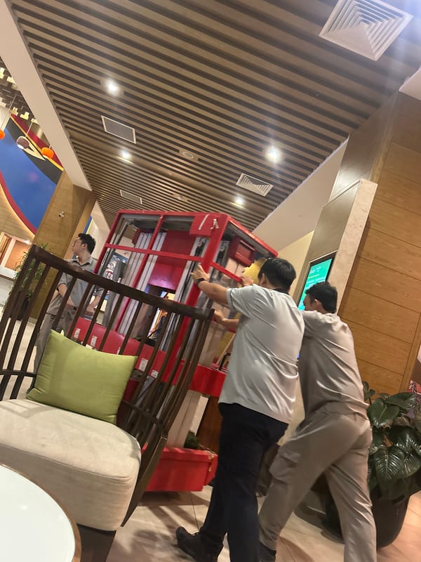 Beach and street scenes documented in Nha Trang