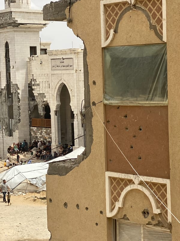 Extensive building damage and tent camps documented in Khan Yunis