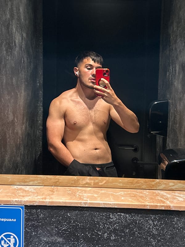 Gym selfies and city views during a midday workout session