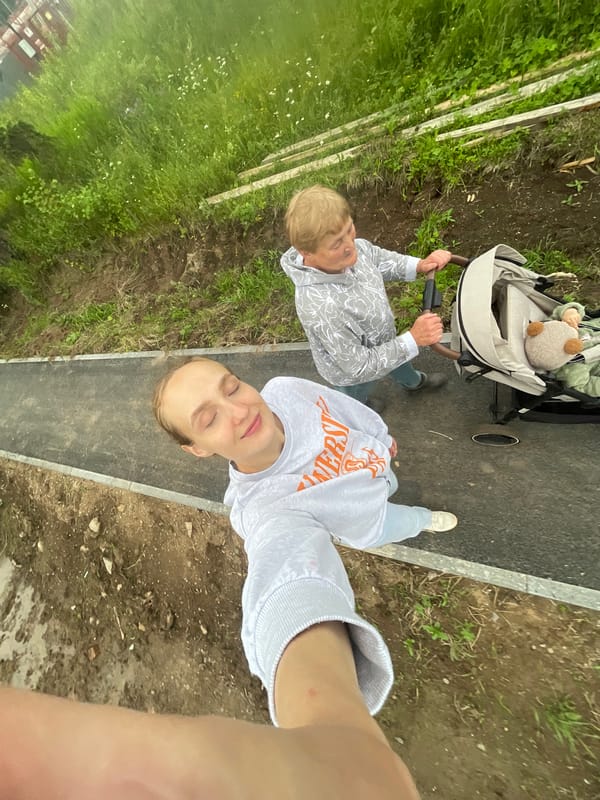 Afternoon stroll and selfies along a park path in Sharkan