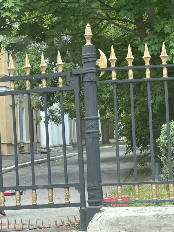 Historic streets and facades near Akademika Lebedeva, Saint Petersburg