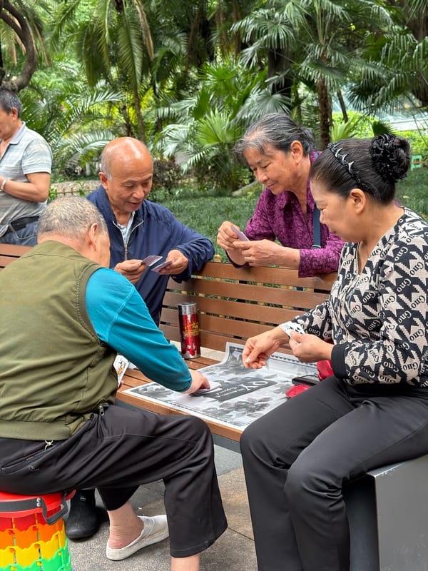 Morning park life: Elderly gather for chess, cards in Liangjiang