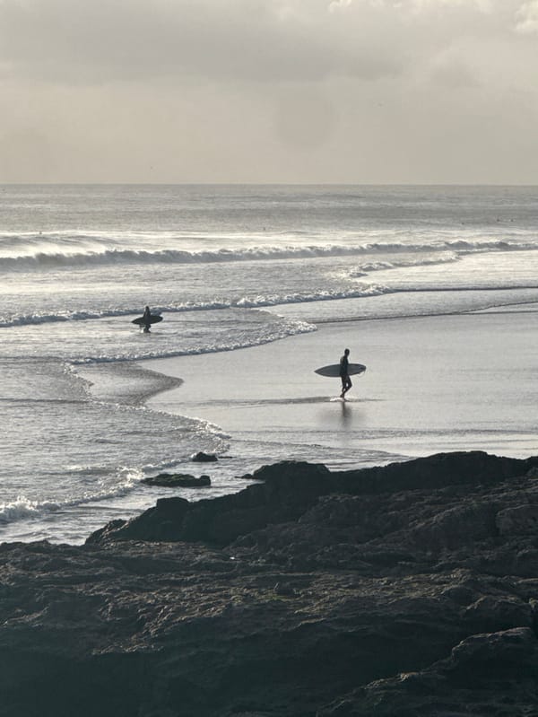 Beach activity documented along Portuguese coast near Cascais
