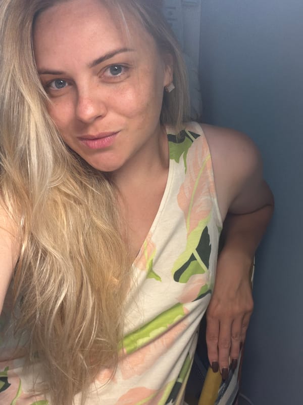 Quick selfie series, multiple expressions, Votkinsk indoors