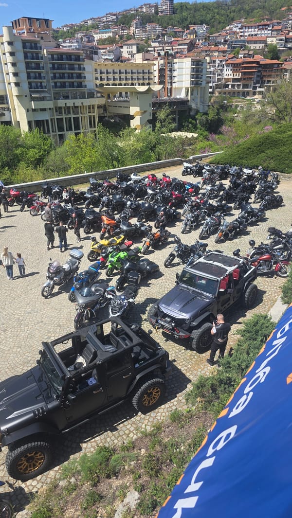 Motorcycle rally draws crowds to Veliko Tarnovo parking area