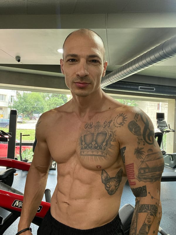 Morning gym and street selfies in Pleven, Bulgaria