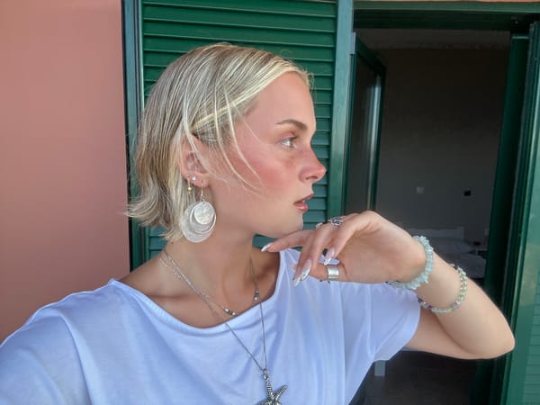 Selfie series in Laganas, Zakynthos, with summer jewelry details