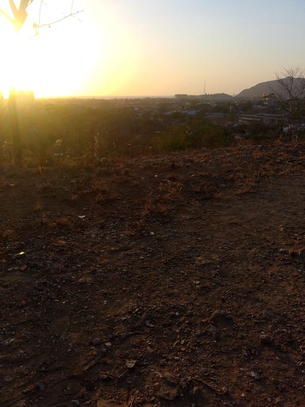 Sunset documented across Venezuelan coastal towns during dry season