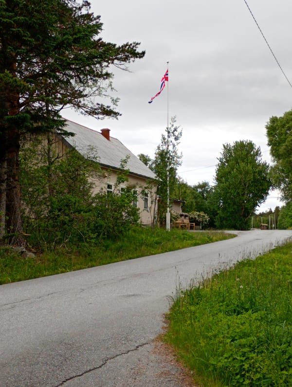 Drive through rural Norwegian countryside along Tømmerågsvegen