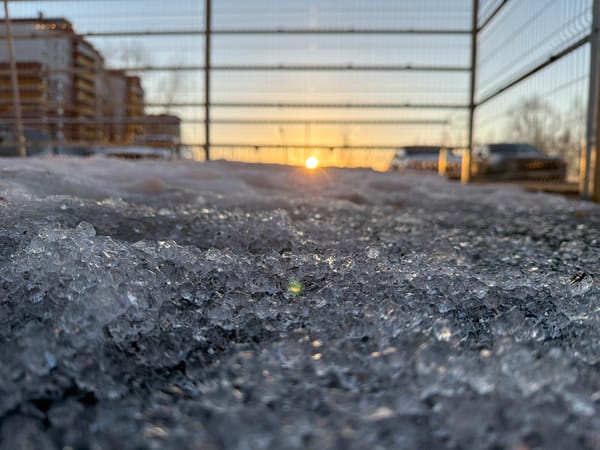 Spring ice melt documented in Izhevsk, Russia