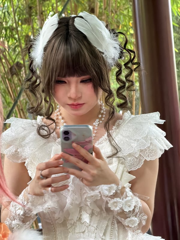 Morning park life blends photography, games, and cosplay in Yuzhong