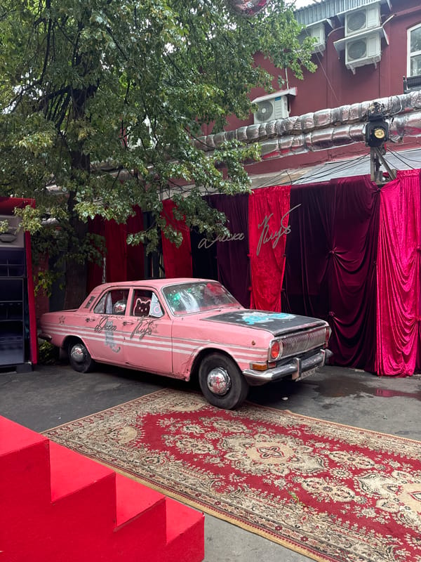 Live performances and festival atmosphere at a Moscow event space