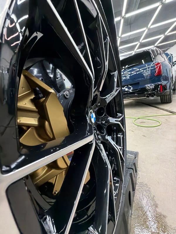 PPF installation and detailing work underway at Krasnoyarsk auto shop