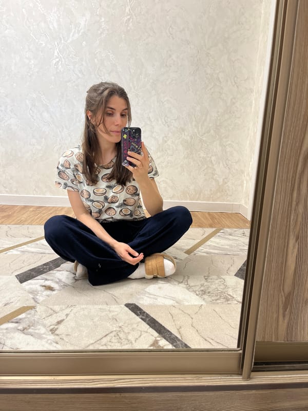 Ordinary afternoon moments captured across Kaspiysk homes