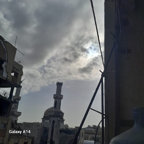 Food distribution amid war damage documented in Khan Yunis