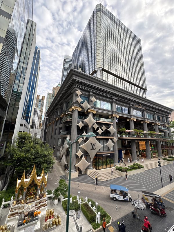 Louis Vuitton exhibition documented in Bangkok by single witness
