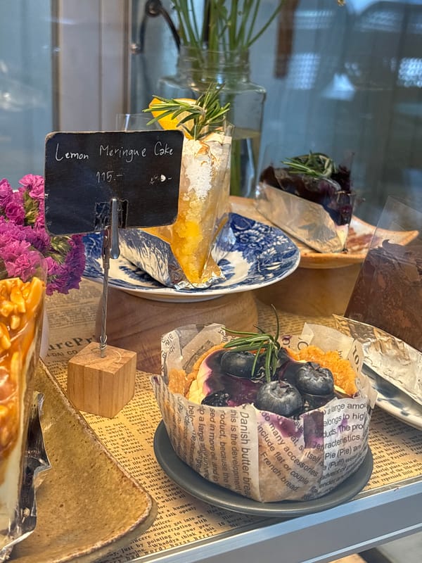 Early morning street scenes and bakery displays in Choeng Thale