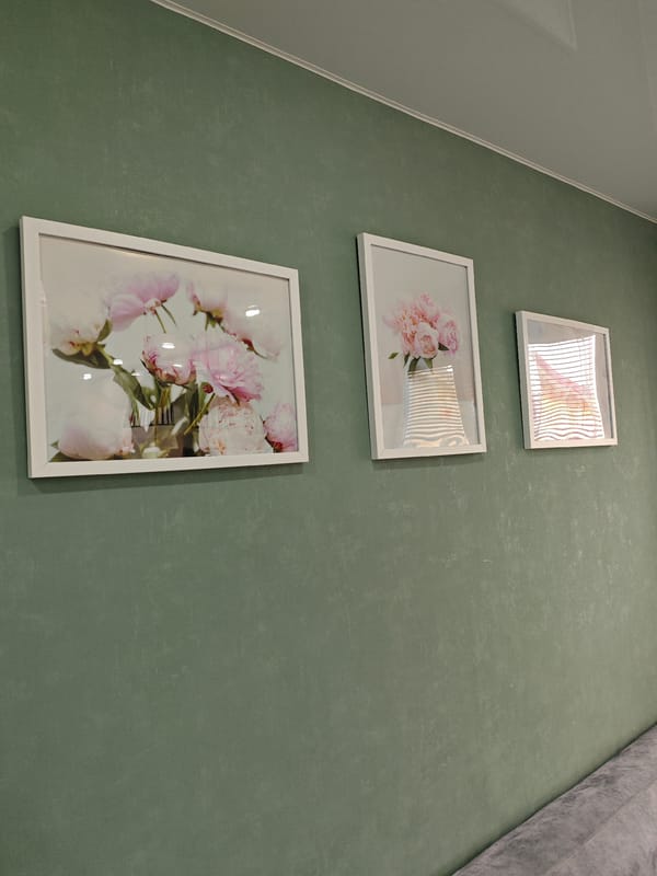 Spring afternoon moments captured indoors and outdoors in Фоки