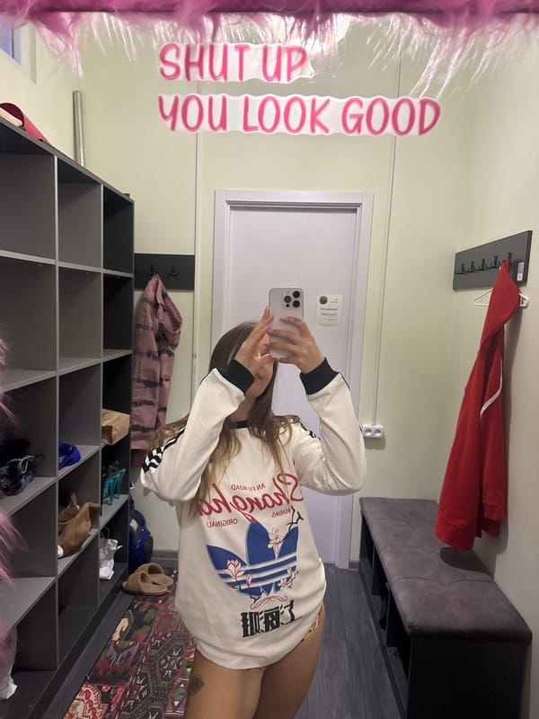 Woman Takes Fitting Room Selfies in Batumi Store
