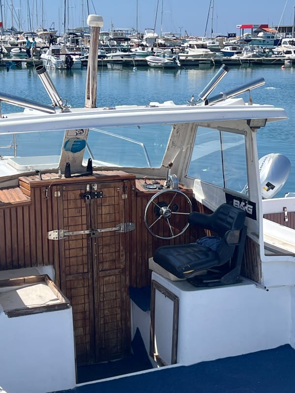 Woman spotted at Bar Montenegro marina among docked boats