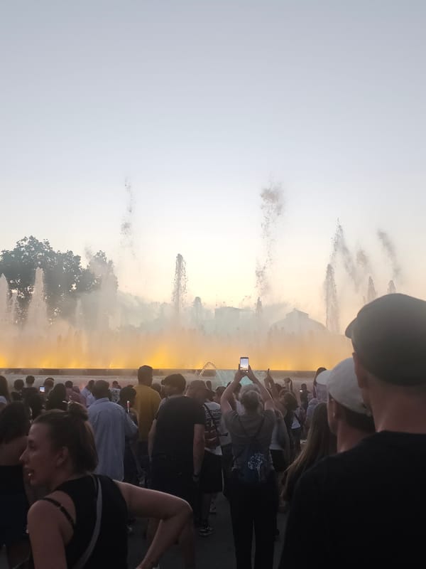 Magic Fountain light show draws crowds at Montjuïc, Barcelona