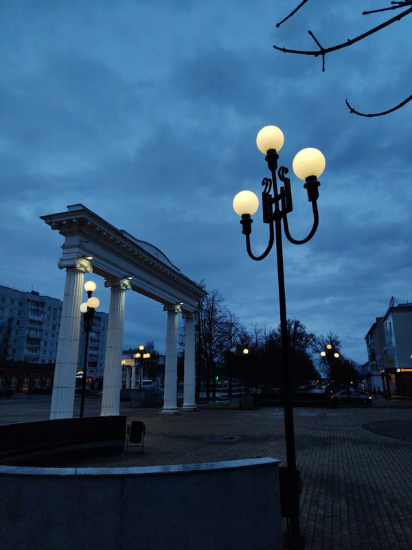Afternoon stroll through Tchaikovsky Square documented in detail