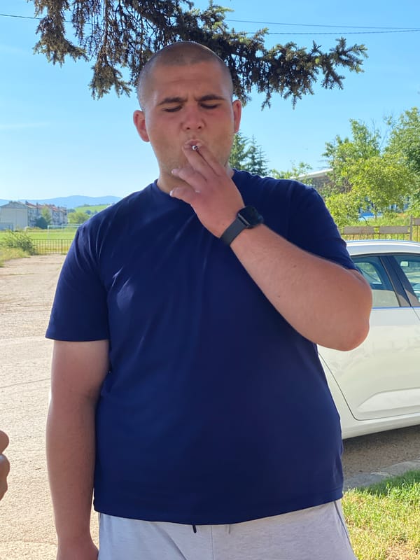 Young man spotted smoking, posing in Gorna Malina morning