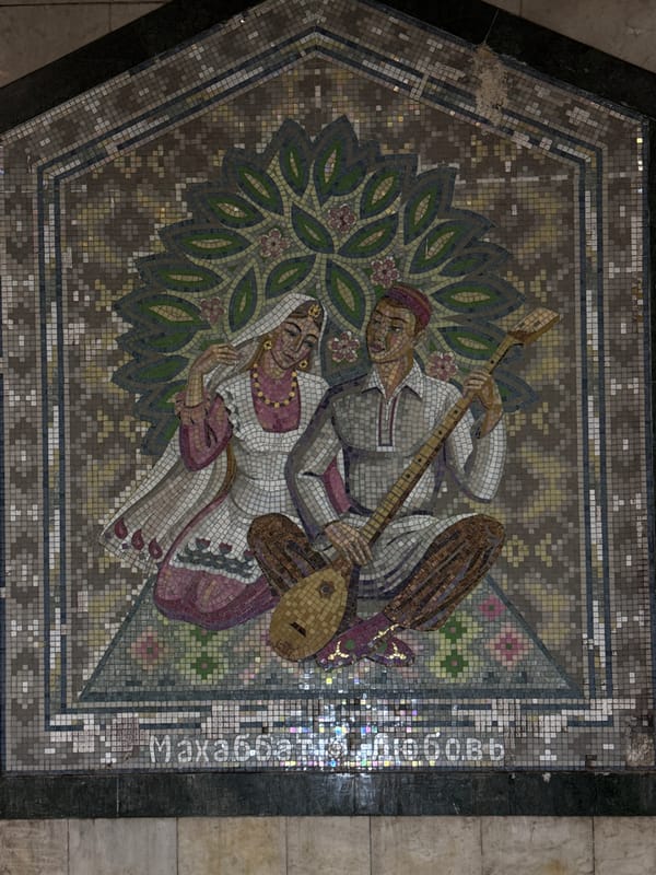 Kazan Metro mosaics and transit scenes documented by witness