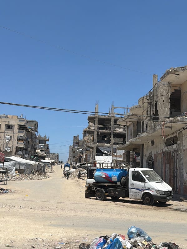 Gaza City streets show widespread damage, makeshift markets continue