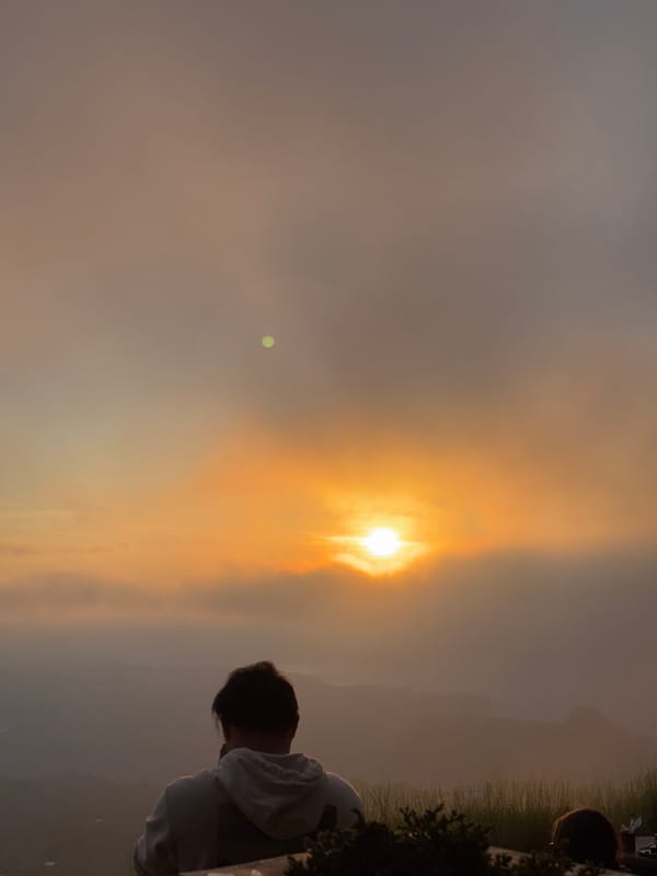 Sunrise views and outdoor dining at Kintamani's volcanic rim