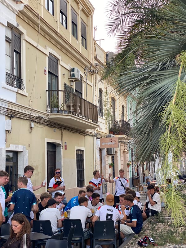 Circus acts and street festivities across Valencia on a summer afternoon