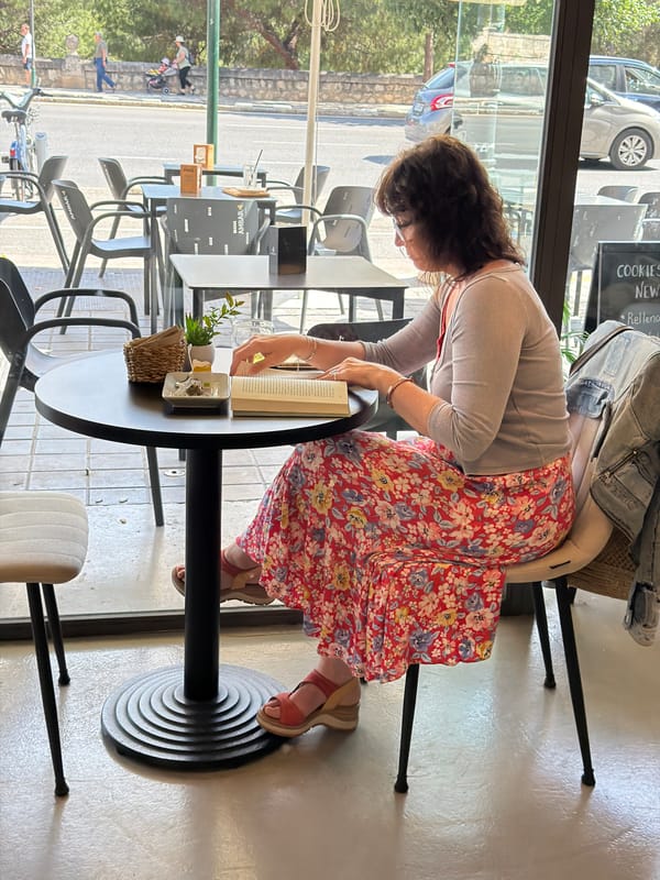 Ordinary Valencia afternoon moments documented across city locations