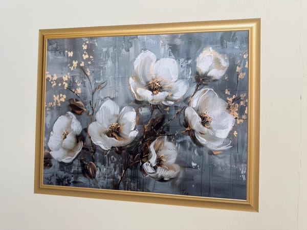 Floral artwork and decorative arrangements documented in Yekaterinburg interior