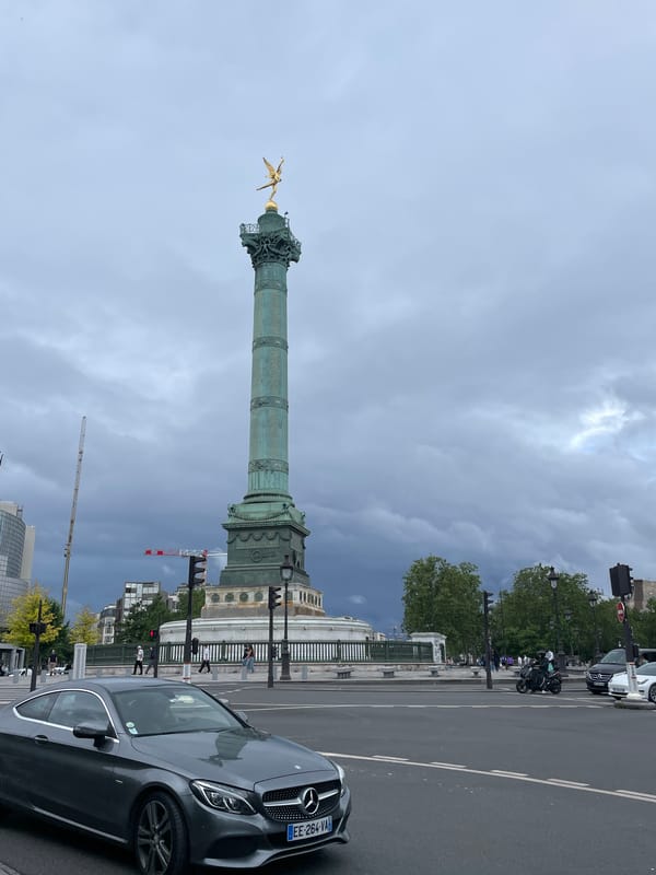 Morning street scenes captured across central Paris landmarks
