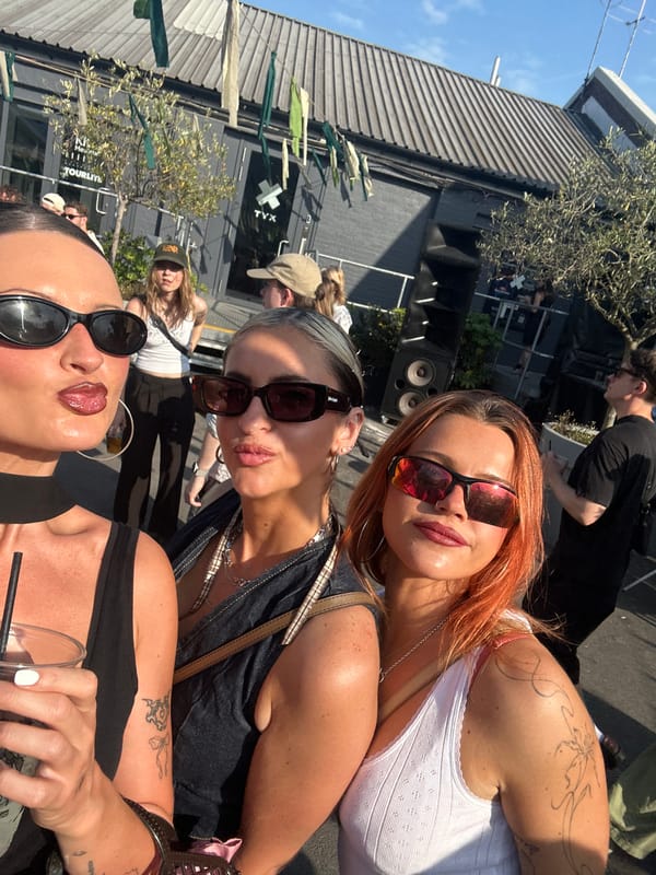 Outdoor event draws crowds on sunny London afternoon