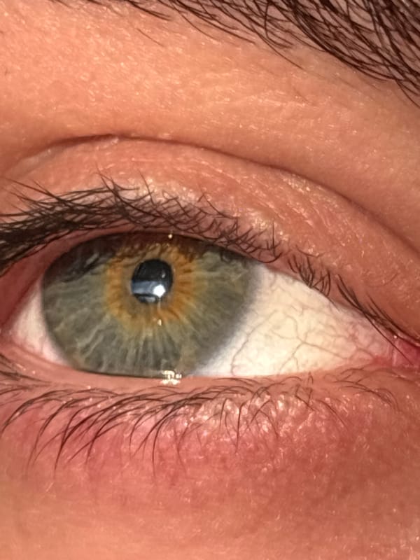 Intimate moments documented through close-up photography in Pleven