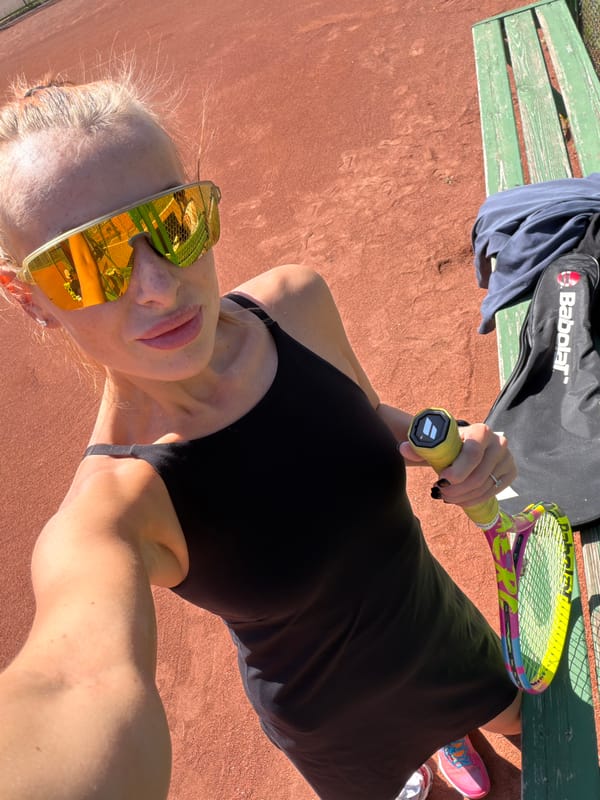 Woman spotted at Krasnoyarsk tennis court during early morning