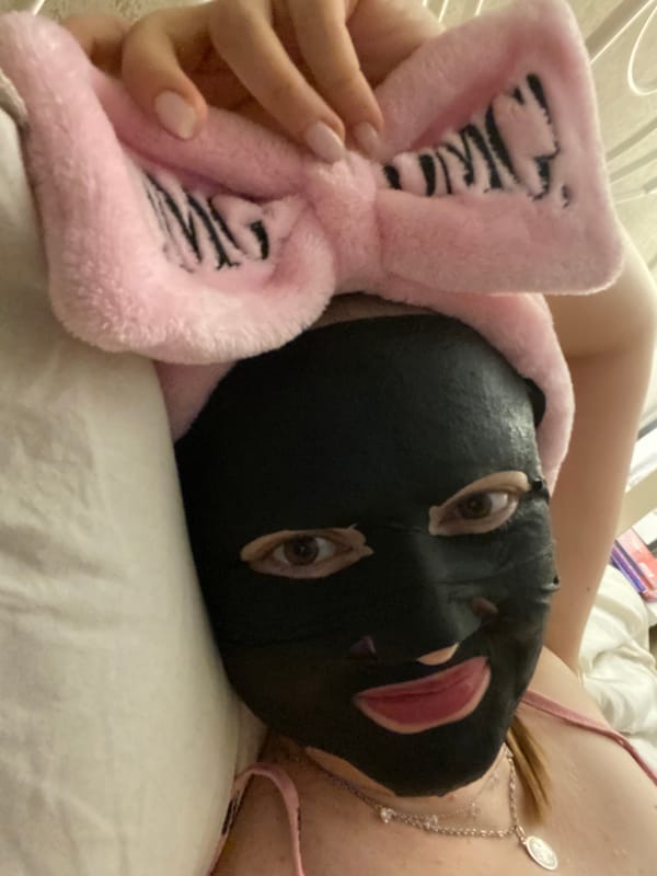 Self-care moment captured in Yekaterinburg home setting