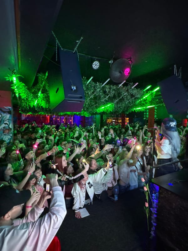 Concert draws packed crowd in Komsomolsk-on-Amur, Russia